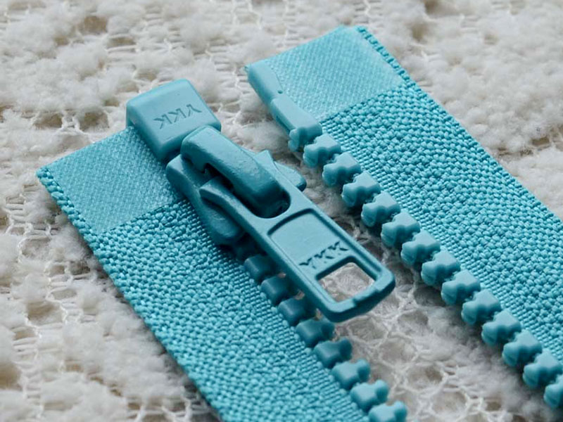 塑料拉鏈和尼龍拉鏈哪種比較好呢?區(qū)別對比!